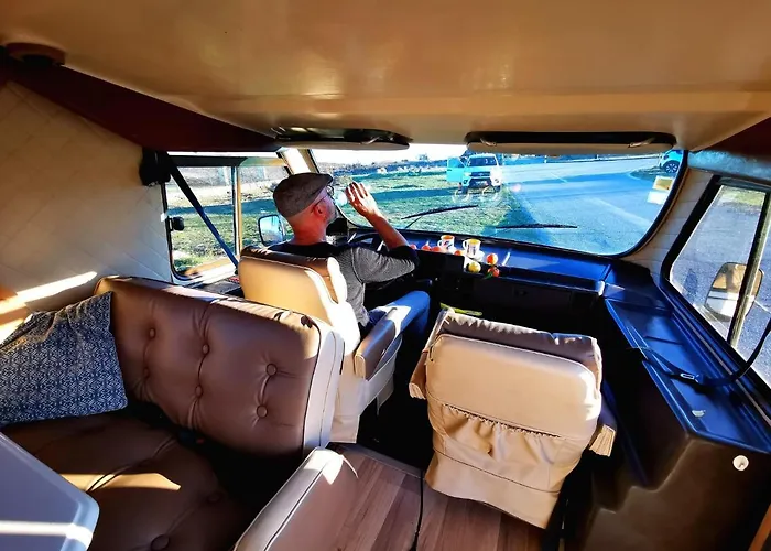 Rent A Blueclassics 's Campervan Le Voyageur In Algarve Au Portugal *