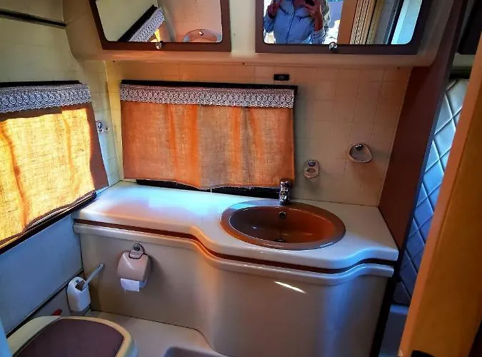 Rent A Blueclassics 's Campervan Le Voyageur In Algarve Au Portugal * Портиман