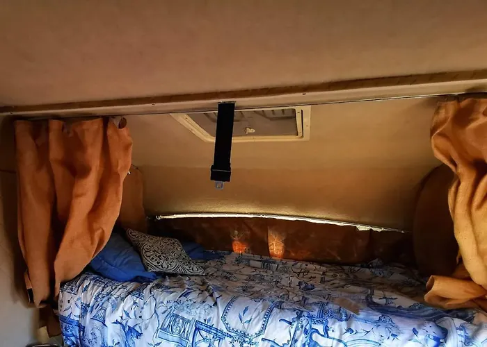 Rent A Blueclassics 's Campervan Le Voyageur In Algarve Au Portugal * Портиман