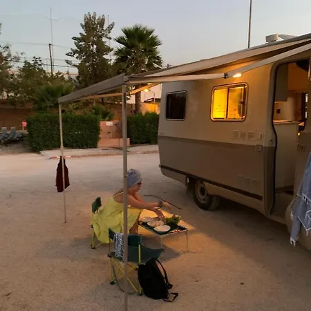 Rent A Blueclassics 's Campervan Le Voyageur In Algarve Au Portugal Роскошный шатер *
