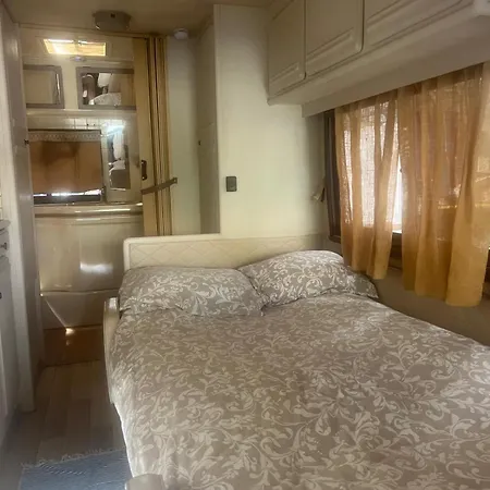 Rent A Blueclassics 's Campervan Le Voyageur In Algarve Au Portugal Tente de luxe *